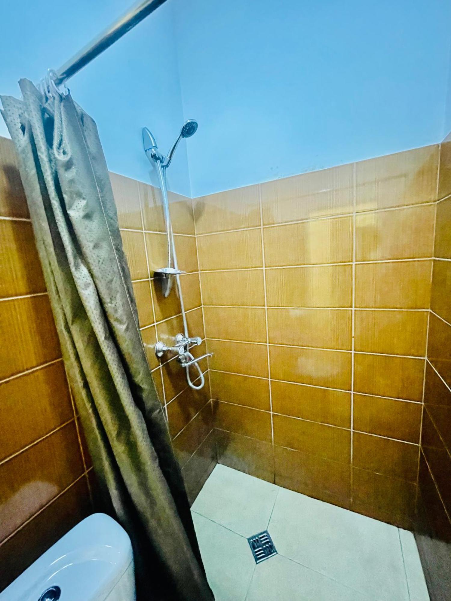 Hotel Klarastan Bon Voyage Tbilisi Exterior photo