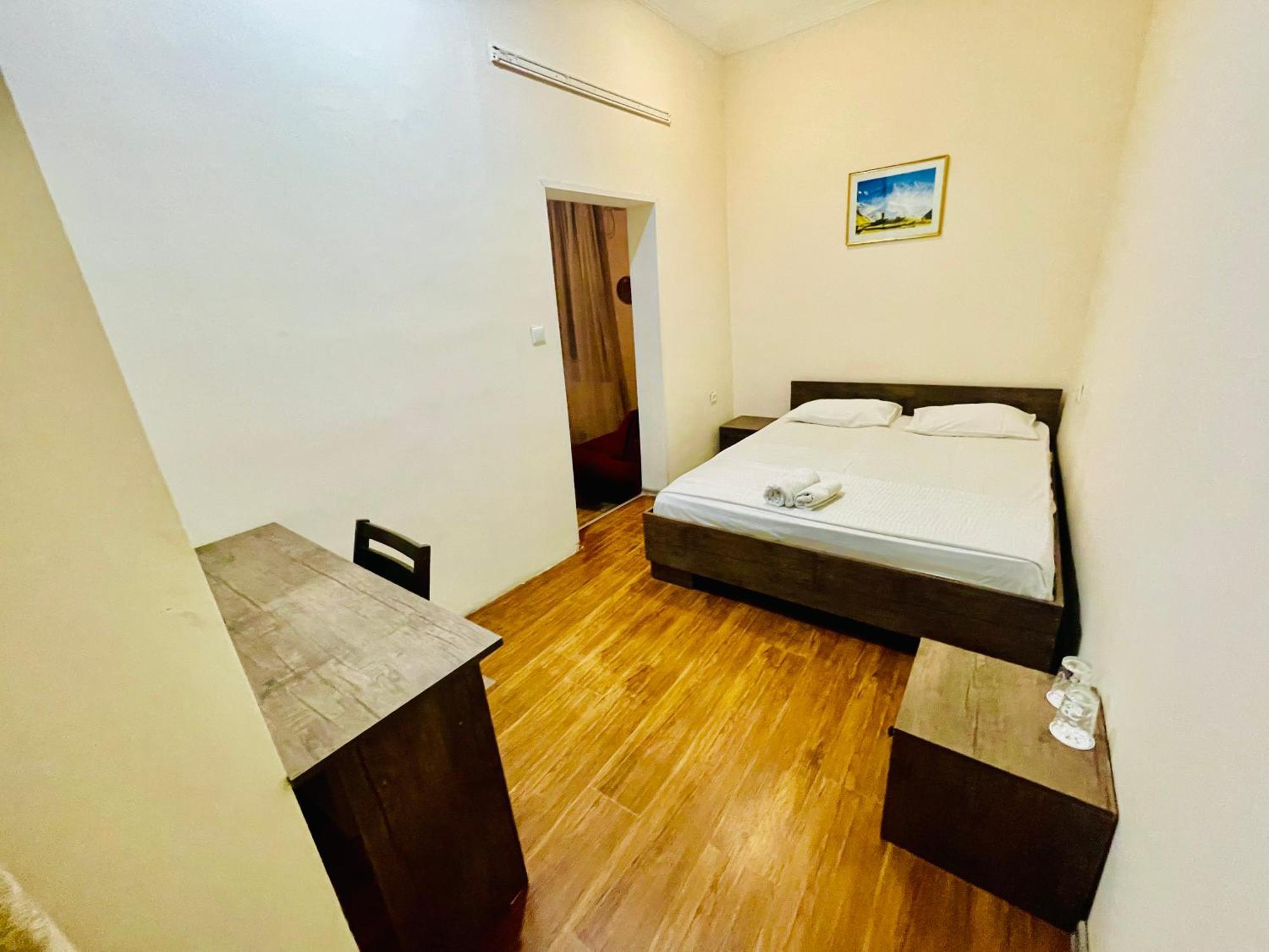 Hotel Klarastan Bon Voyage Tbilisi Exterior photo
