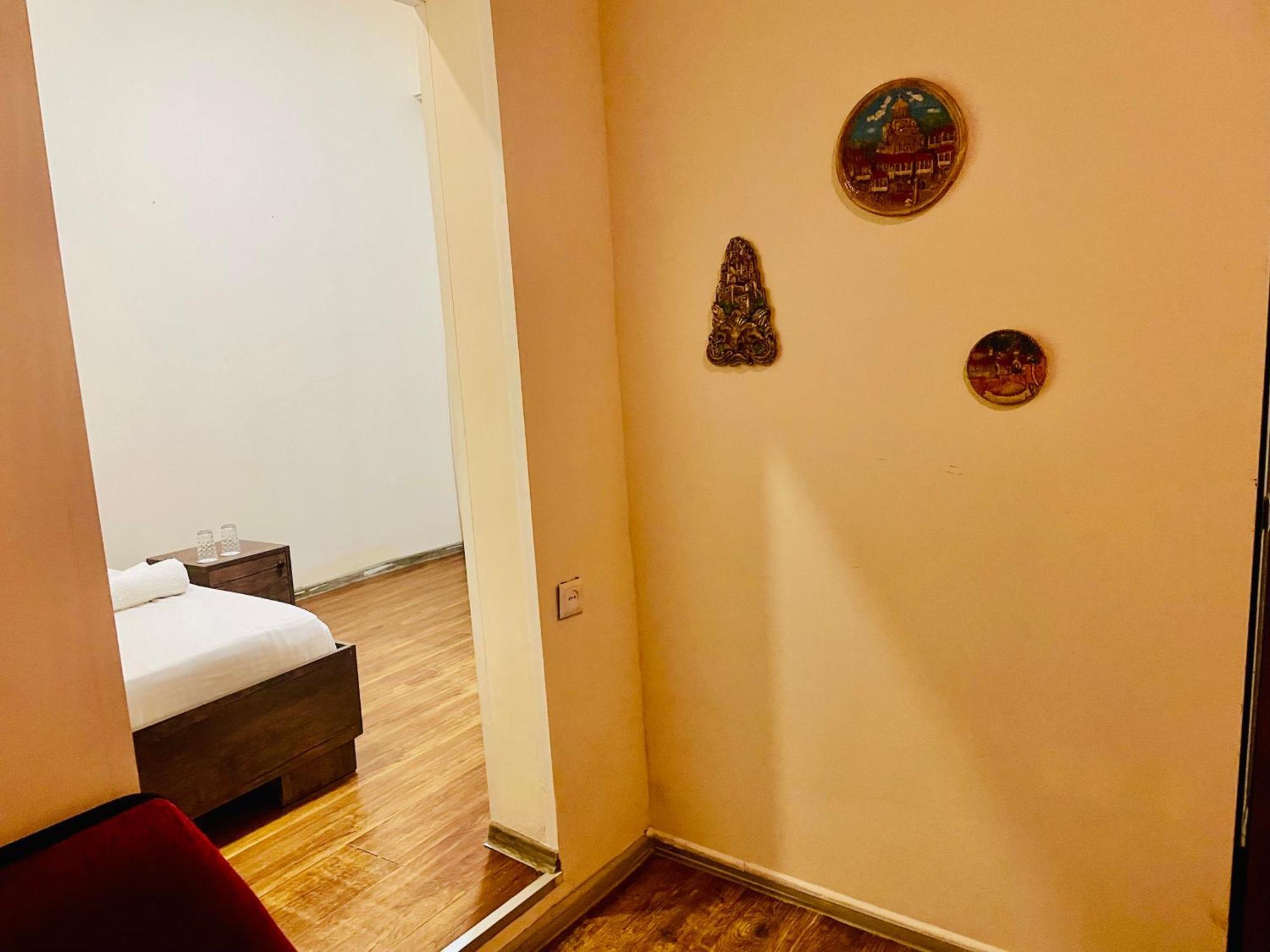 Hotel Klarastan Bon Voyage Tbilisi Exterior photo